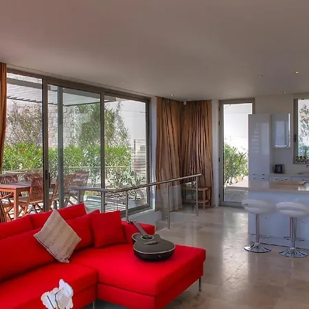 Villa Geris Sleeps 6 With Pool And Air Con *