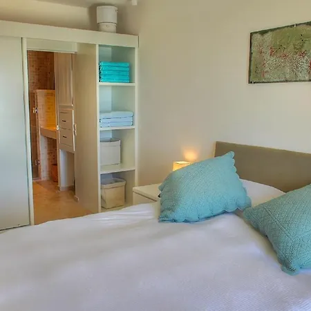Villa Geris Sleeps 6 With Pool And Air Con *